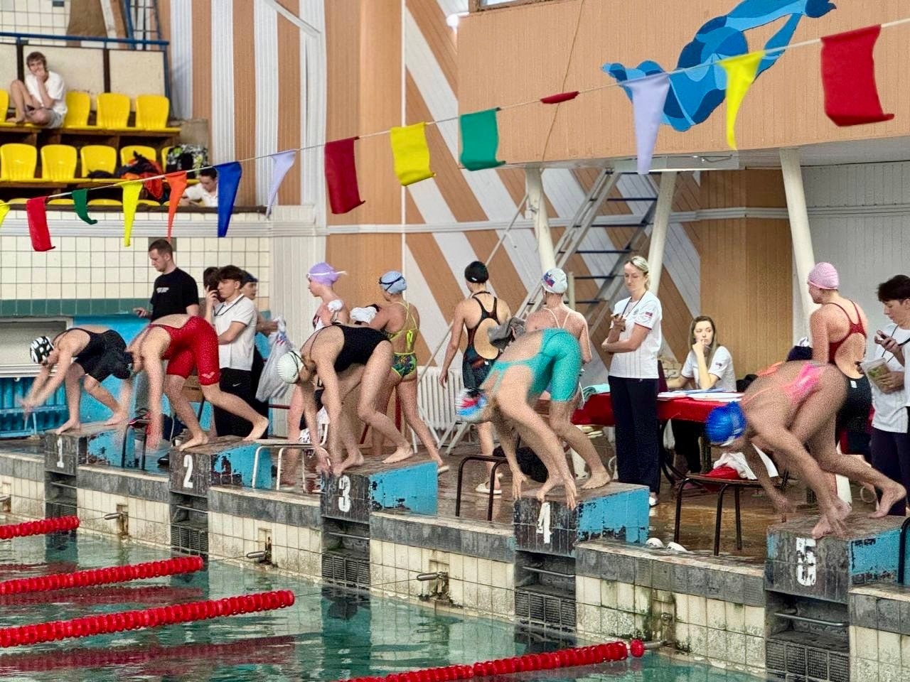 Успехи молодогвардейских пловцов на Республиканских соревнованиях