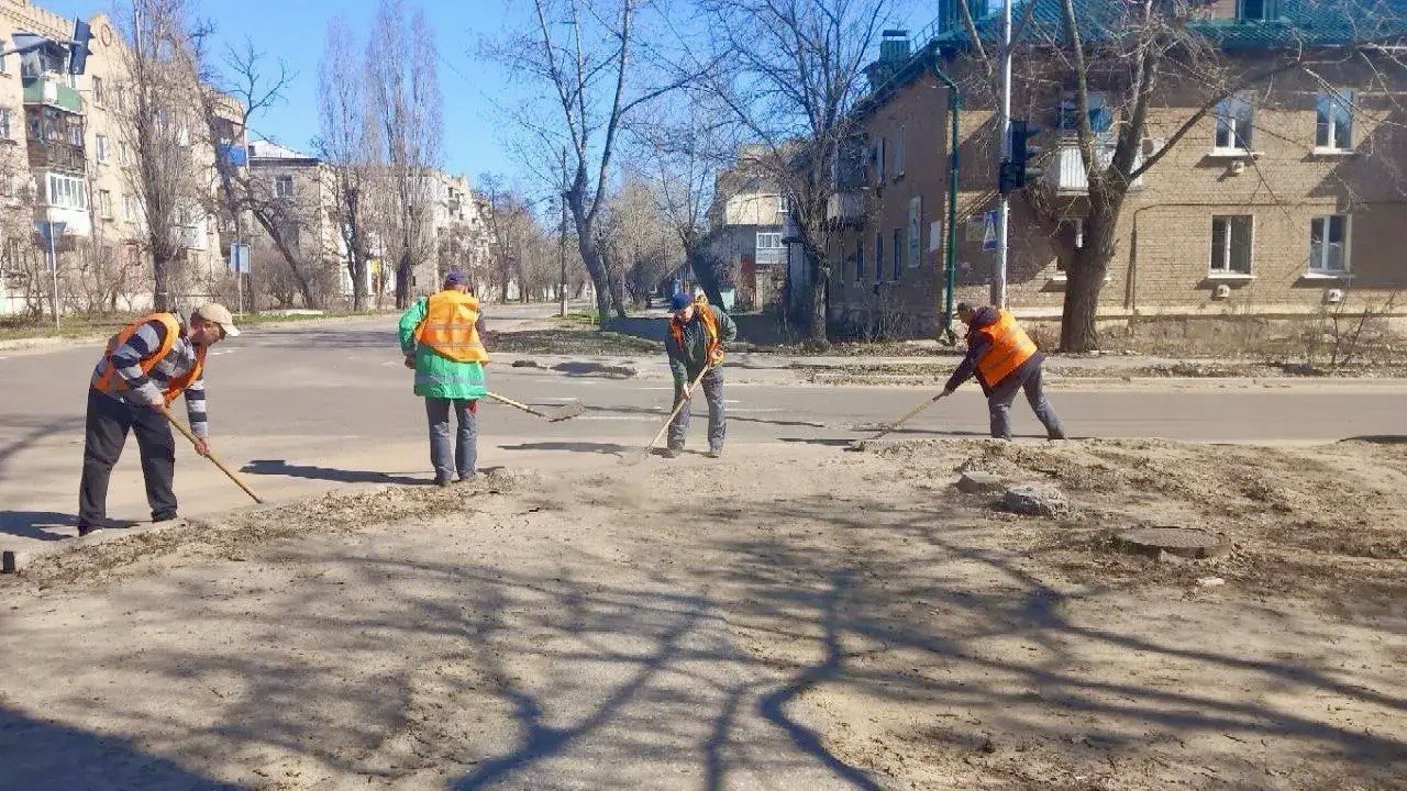 Субботник в Центральной городской больнице ГБУЗ " РБЦГМБ" ЛНР