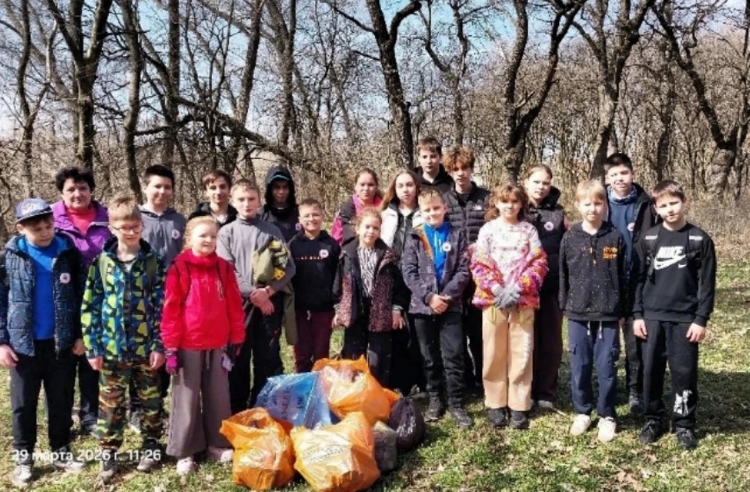 Любимое место для занятий и тренировок юных туристов города Ровеньки - Тихая поляна стала чище, светлее и просторнее!