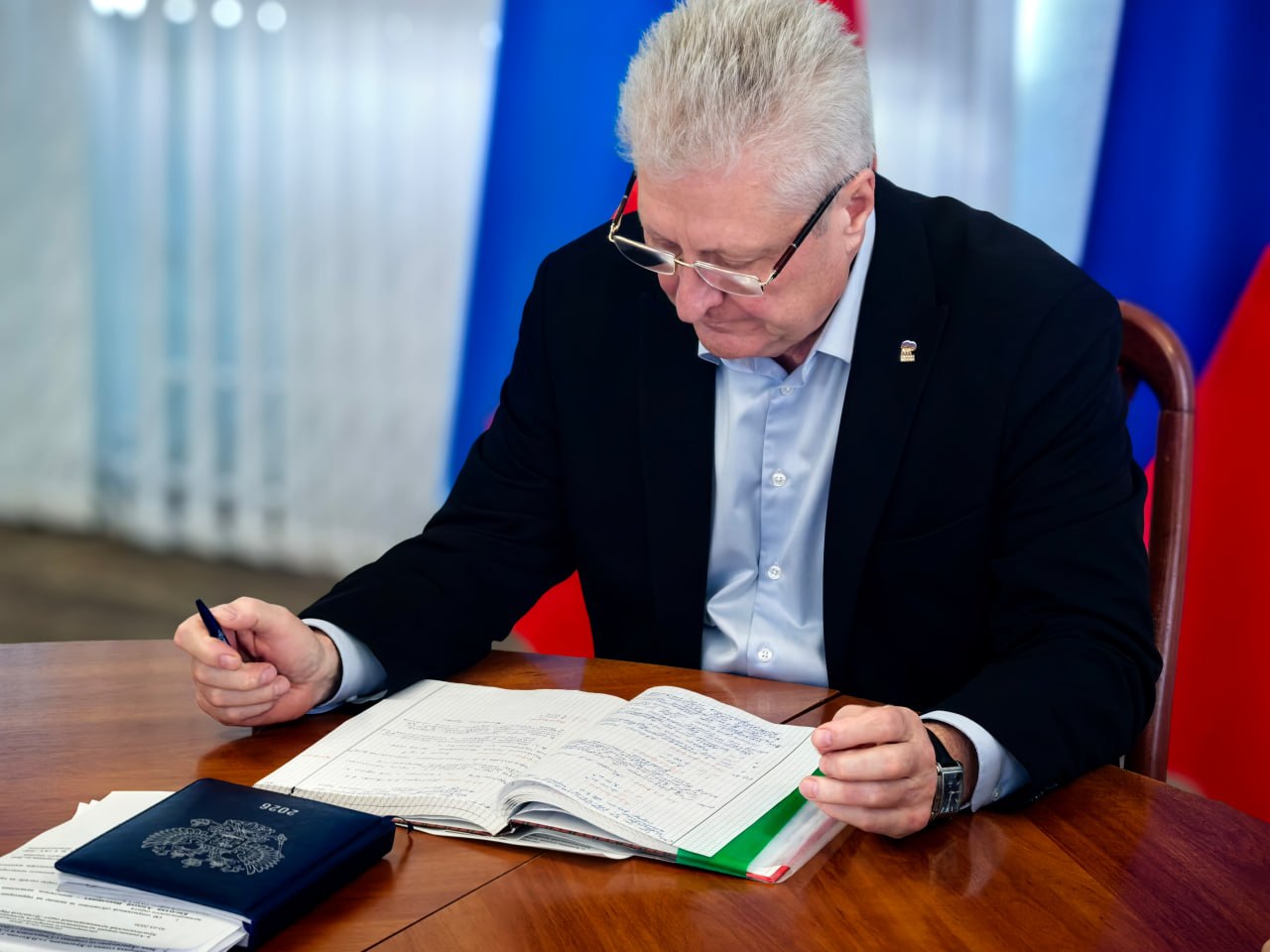 Сергей Козенко: Сегодня провел расширенное аппаратное совещание с руководителями структурных подразделений Администрации, начальниками управления и отделов по жизнеобеспечению населенных пунктов округа