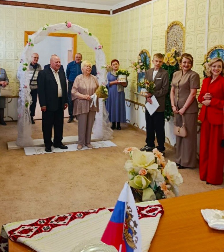 Пример для поколений: семья Тарасовых отметила 50-летие совместной жизни