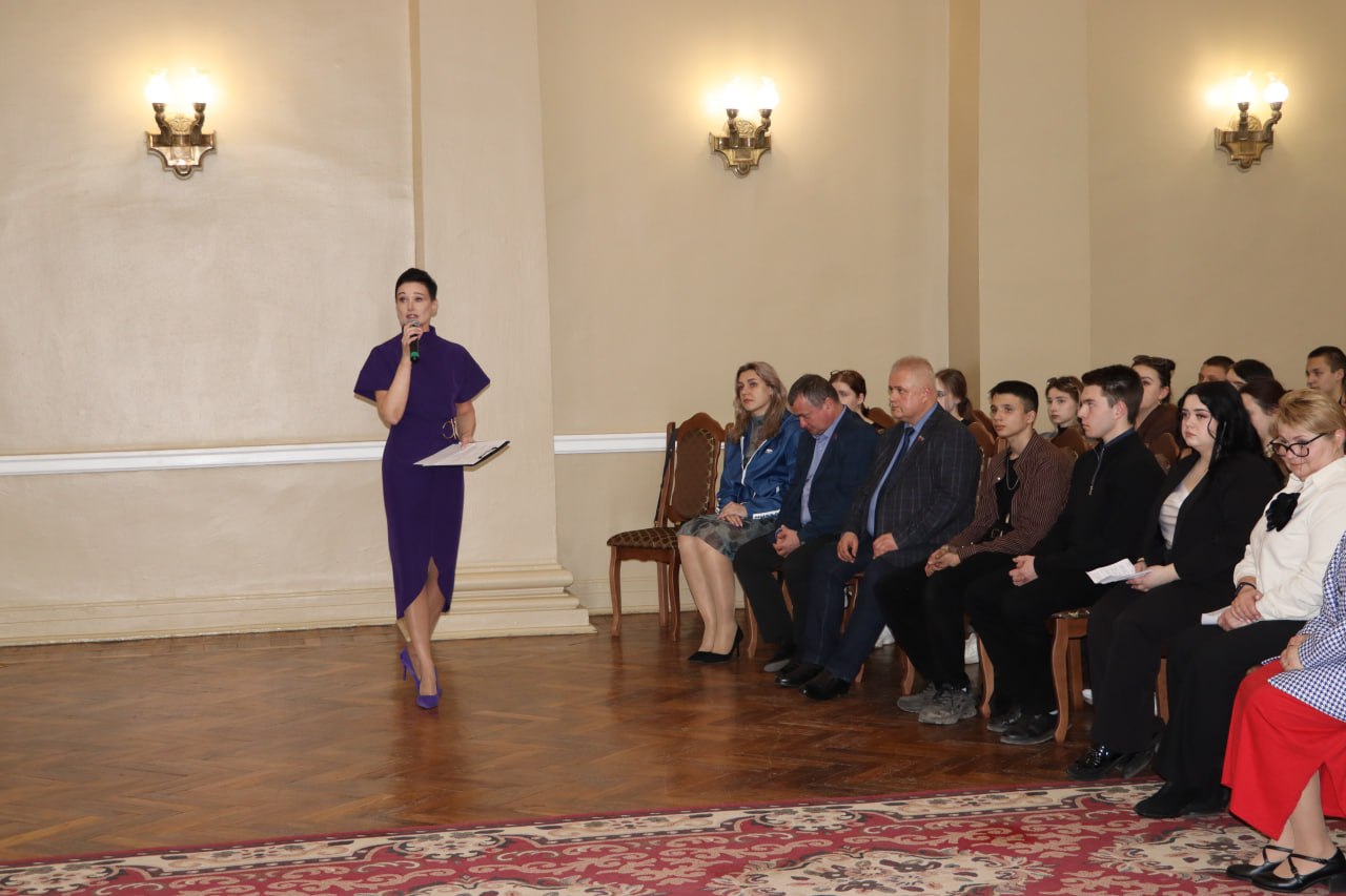 В Стаханове презентовали проект «Стахановский характер. Формула успеха»