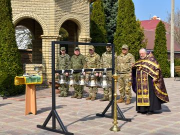 Владимир Чернев: На территории Старобельского муниципального округа состоялась акция-проект «Колокол — символ веры и мира», реализованная Фондом Народного Единства «Родина» совместно с Центром военно-патриотического...