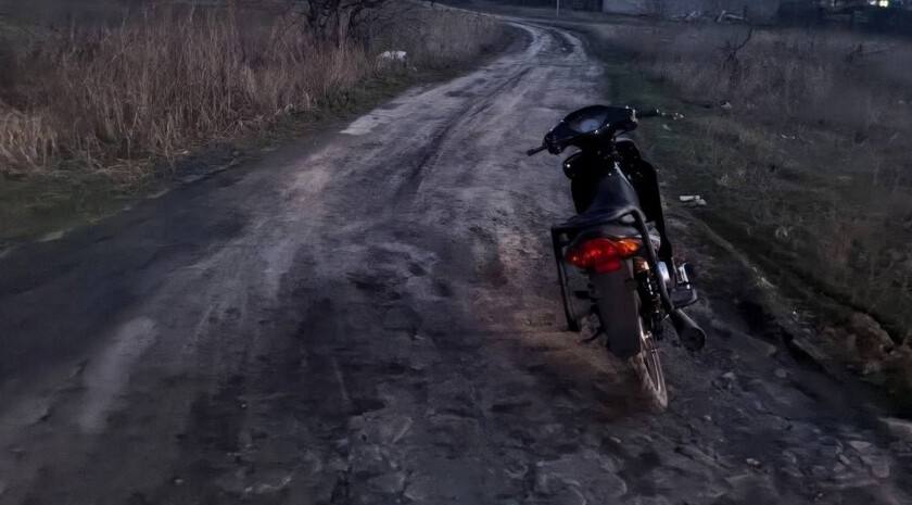 Несовершеннолетние водители мопедов пострадали в ДТП в Петровском и Северодонецке