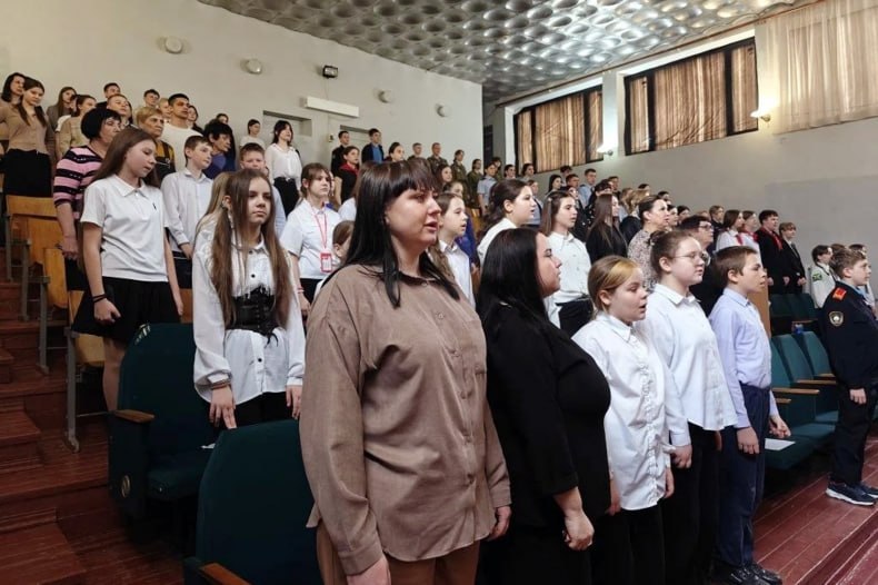 Открытие Года единства народов России прошло в Свердловской СШ №8