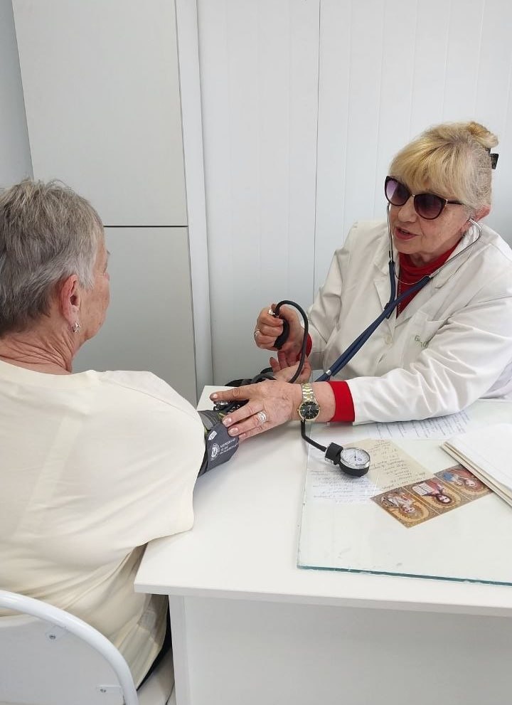 Специалист Металлисткой АОПСМ провела выездной осмотр жителей села Обозное (ЛНР)