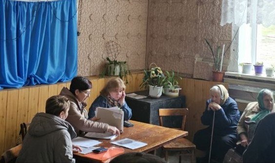 В Вахрушево прошел выездной прием специалистов центра занятости и соцзащиты