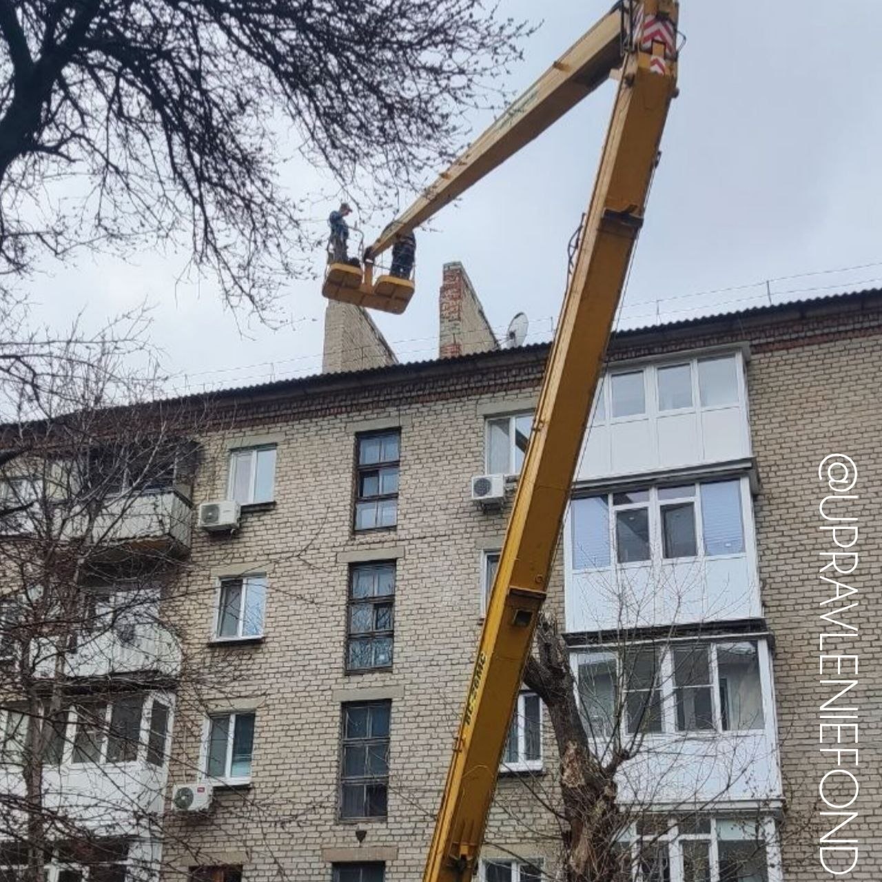 Луганский филиал отремонтировал крыши многоэтажек на квартале Луганском и улице Лутугинской