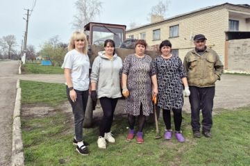 Общими усилиями вычищается село Медвежанка!