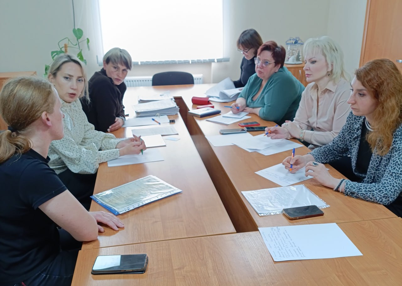 3 апреля в Краснодоне прошла консультация, объединившая юристов из Санкт-Петербурга и семьи с малолетними детьми, оказавшиеся в сложной ситуации