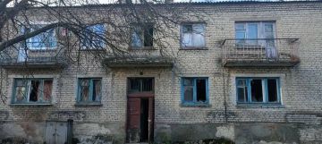 Семья с 8-летним ребенком погибла после удара украинского БПЛА в частный дом в селе Михайловка в ЛНР, сообщил глава Леонид Пасечник