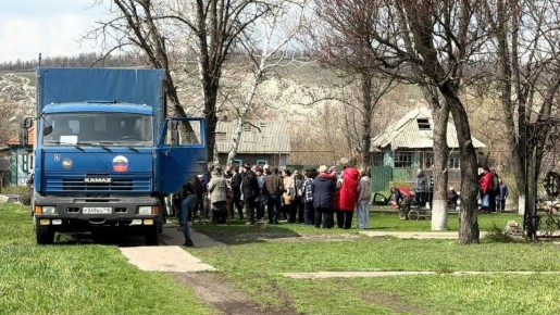 В посёлке городского типа Нижнее прошла адресная раздаче гуманитарной помощи, организованная Народным фронтом