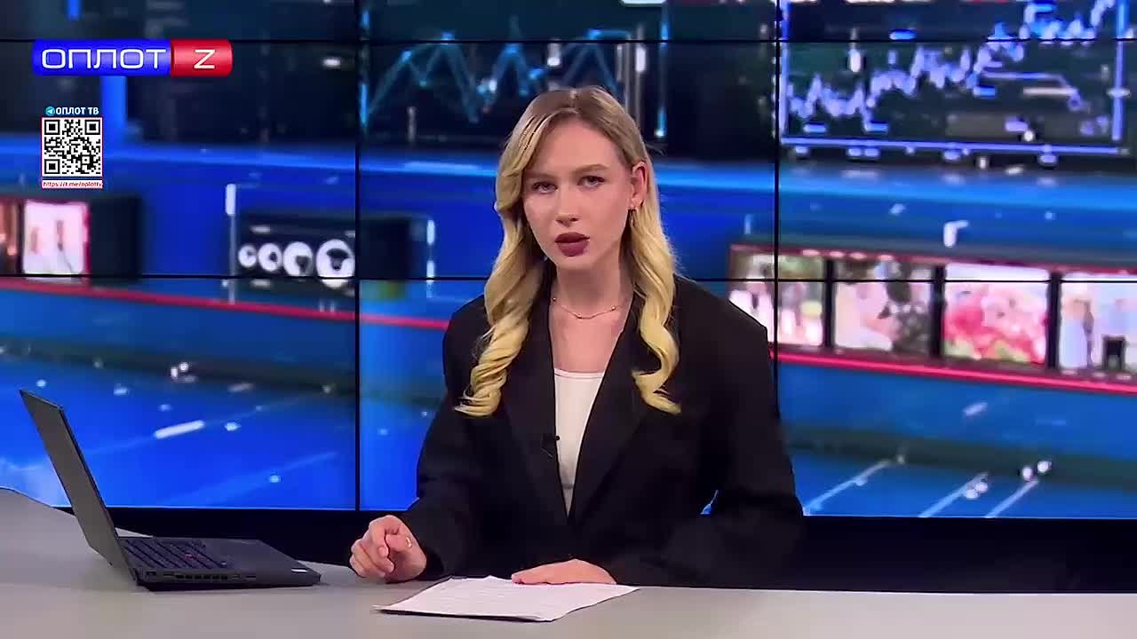 Сегодня в Старобельске в результате вражеской атаки загорелся третий этаж административного здания