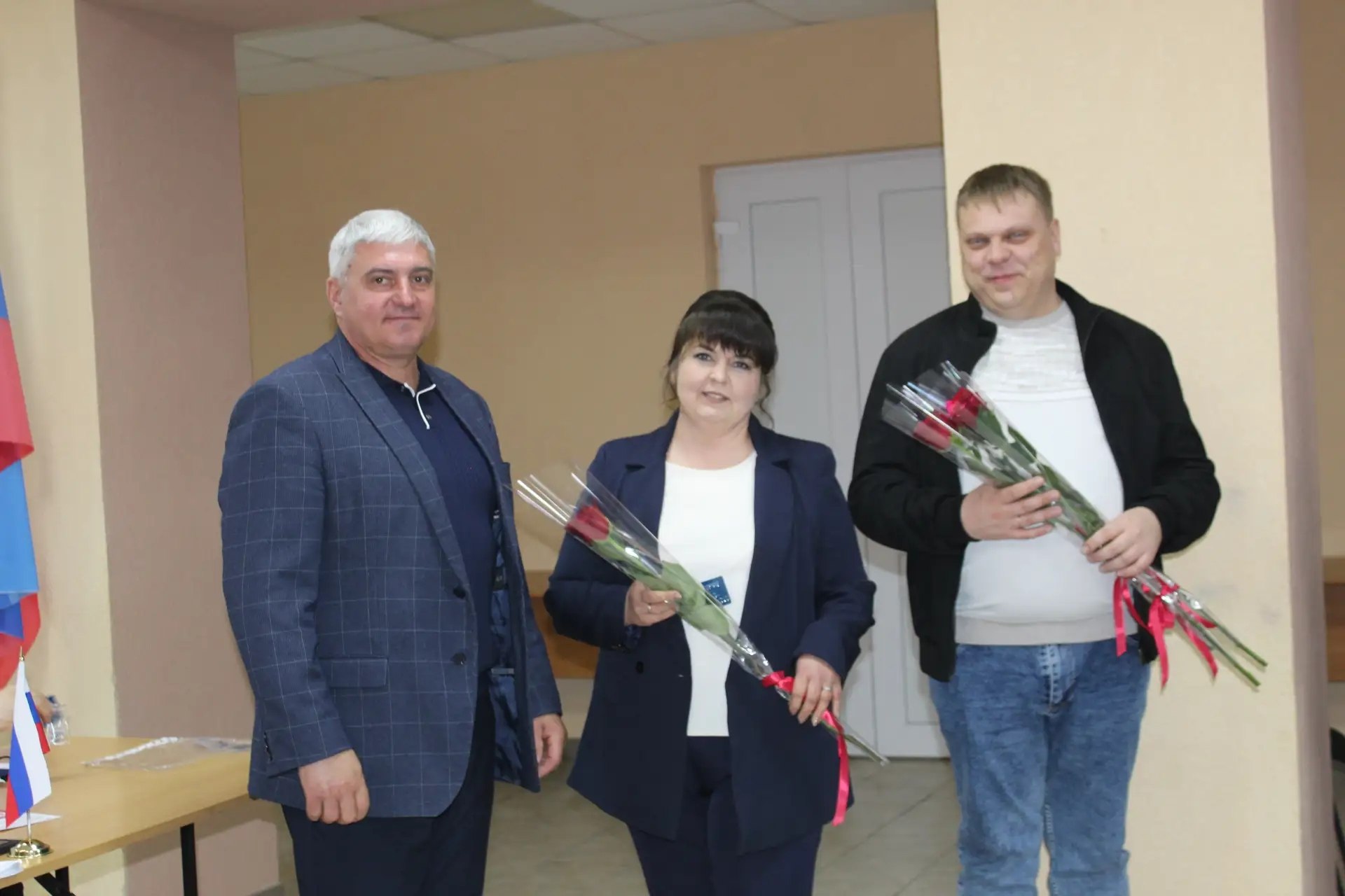 Сегодня Глава Беловодского МО Виталий Коваленко провел аппаратное совещание с руководителями учреждений, организаций, предприятий Беловодского муниципального округа и начальниками структурных подразделений администрации