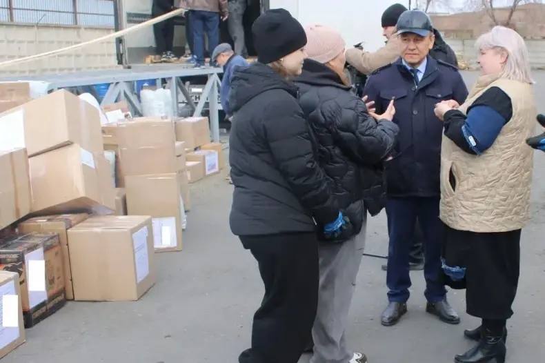 Правительство Хакасии направило посылку образовательным учреждениям Свердловска