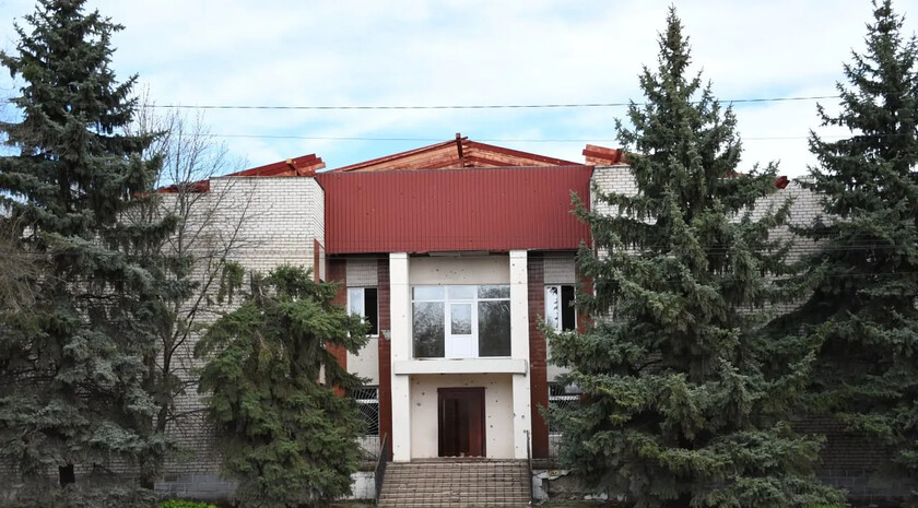 Строители ремонтируют здание архивного отдела администрации Первомайска