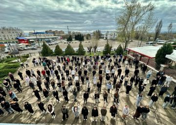 Всемирный день здоровья в КраПЭК отметили массовой зарядкой