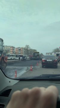 В Луганске на ул. Будённого продолжается ремонт