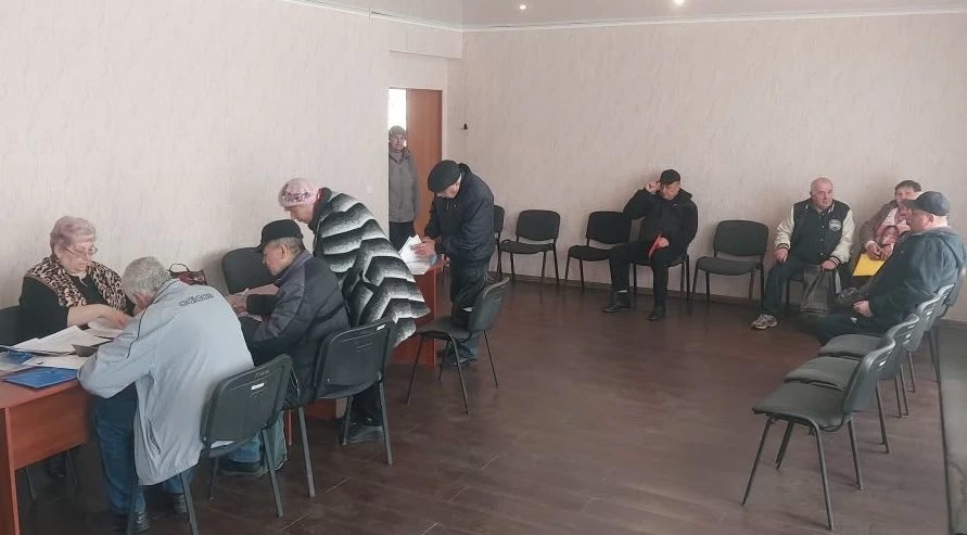 Восьмого апреля в здании отдела жизнеобеспечения г. Миусинск состоялся выездной приём специалистов филиала №13 Государственного казенного учреждения Луганской Народной Республики «Республиканский центр социальной защиты...