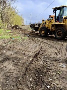 Сотрудники МУП «ДЭП города Рубежное» активно занимаются масштабными работами по улучшению городской среды