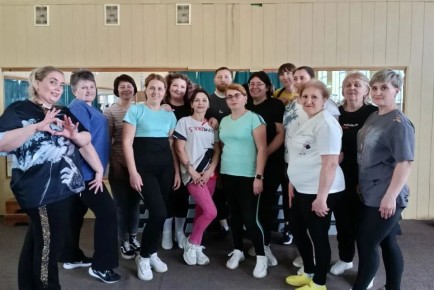 Пилатес как терапия: в ЛНР поддерживают мам детей с ОВЗ