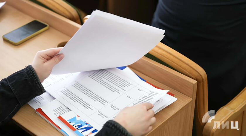 Работодатели ЛНР заключили более 30 договоров по привлечению подростков ко временным работам