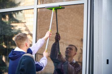 Сотрудники регионального МВД провели масштабный субботник на территории ведомства