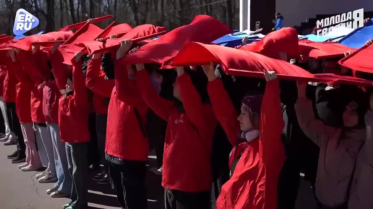 Активисты Молодой Гвардии Единой России провели яркие флешмобы, акции и интеллектуальные битвы в честь Дня космонавтики