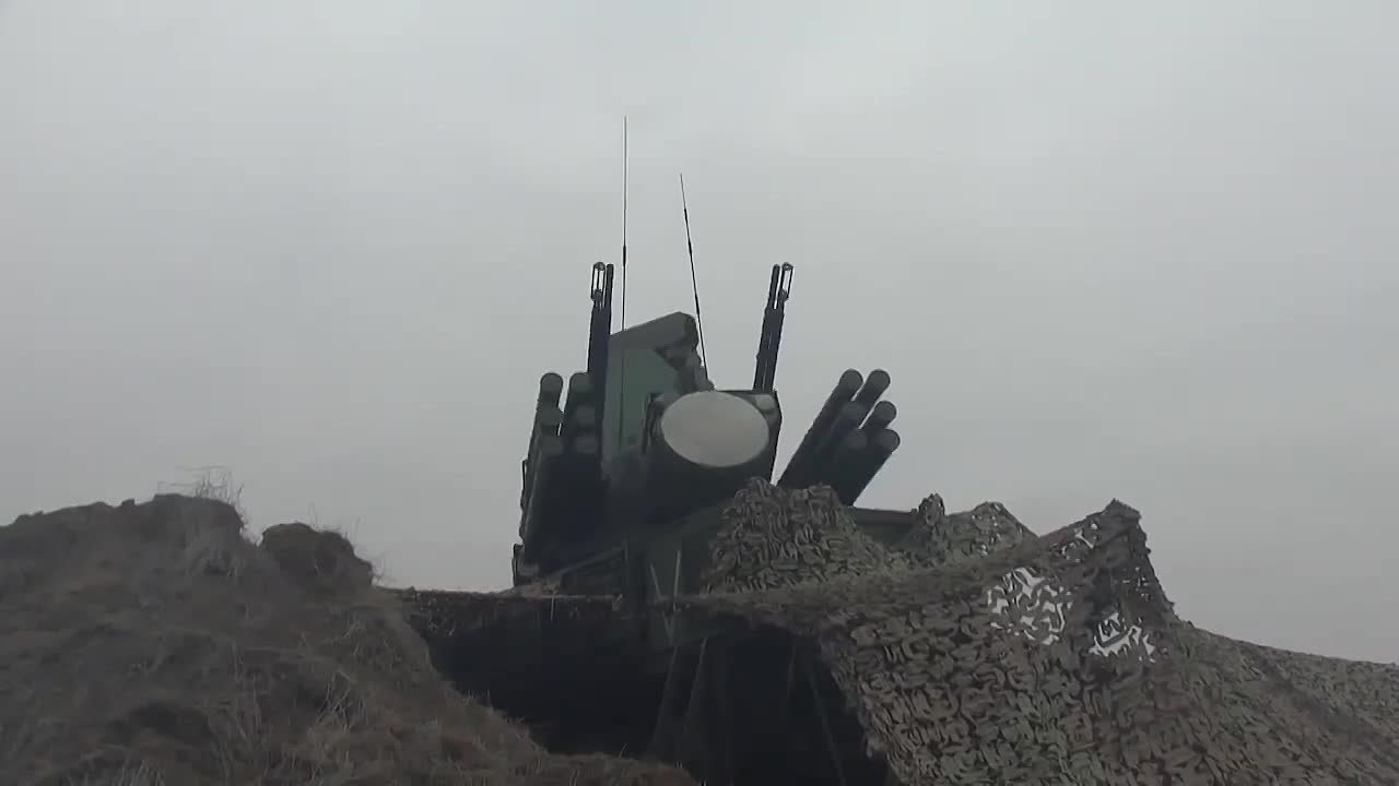 Специалисты ПВО празднуют профессиональный праздник!