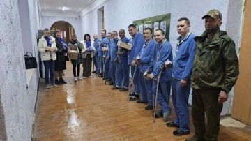 «Единая Россия» передала Пасхальные куличи в военный госпиталь и ПВР города Рубежное