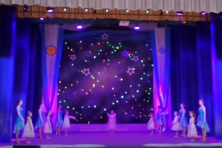 ОТЧЕТНЫЙ КОНЦЕРТ.. Танцевальный коллектив"Радость" ДК им. Я.М. Свердлова выступил с отчётным концертом. Юнкоры Свердловской народной киностудии "Горизонт" подготовили видео версию концертной программы