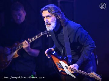 Участники свердловских рок-групп Nautilus Pompilius и «Смысловые галлюцинации» — Вячеслав Бутусов и Сергей Бобунец — 5 июня выступят на третьем фестивале мотокультуры, музыки и спорта «Движение», сообщили организаторы...