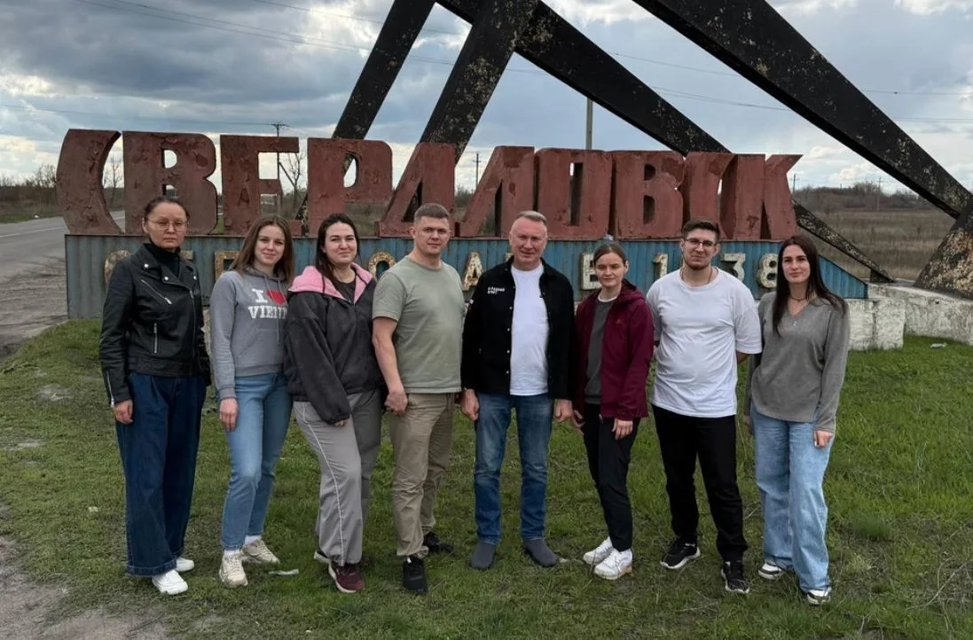 Врачи из Красноярского края прибыли в ЛНР помогать местным жителям