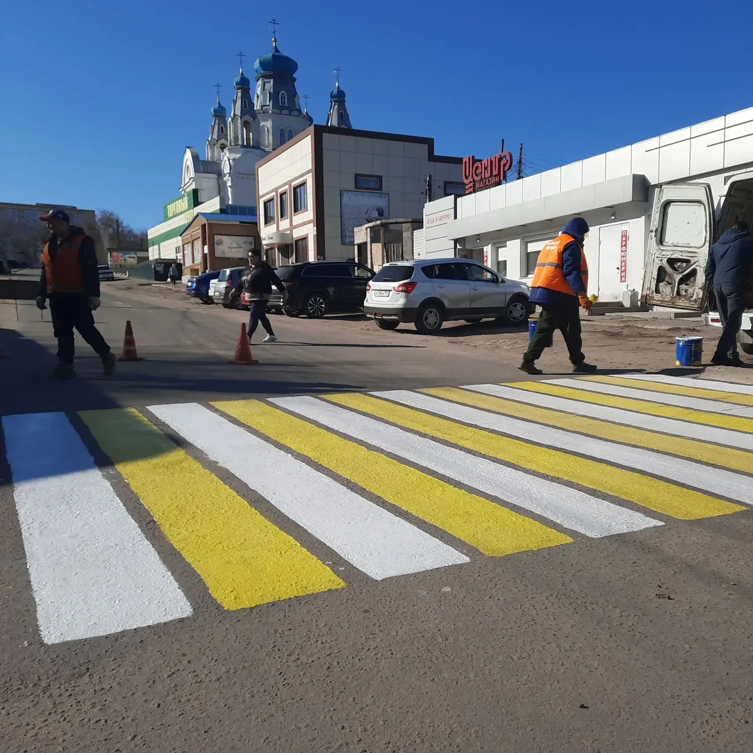 На автодорогах республики продолжает появляться яркая обновленная разметка