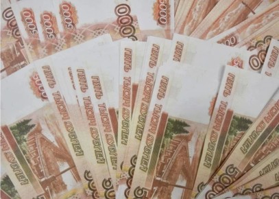 Житель Брянки перевел мошенникам почти миллион рублей