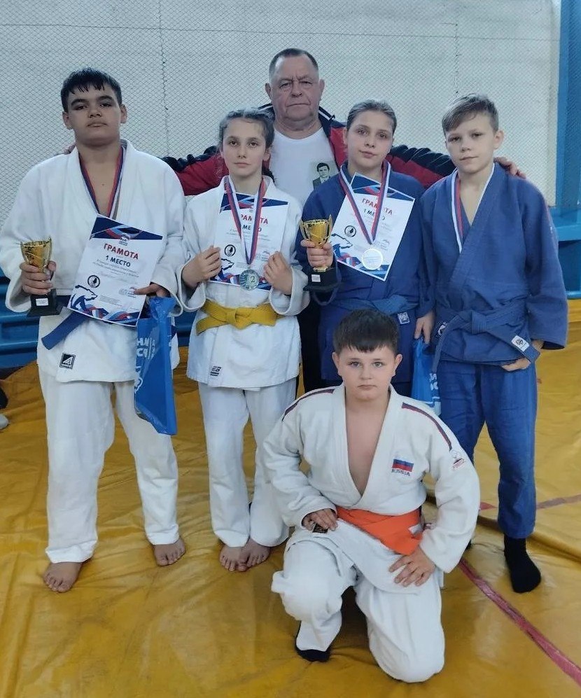 Дзюдоисты Алчевской спортивной школы №1 приняли участие в Открытом турнире по дзюдо