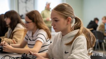 Более трех тыс. детей и молодых людей из ЛНР прошли подготовку в центре «Воин»