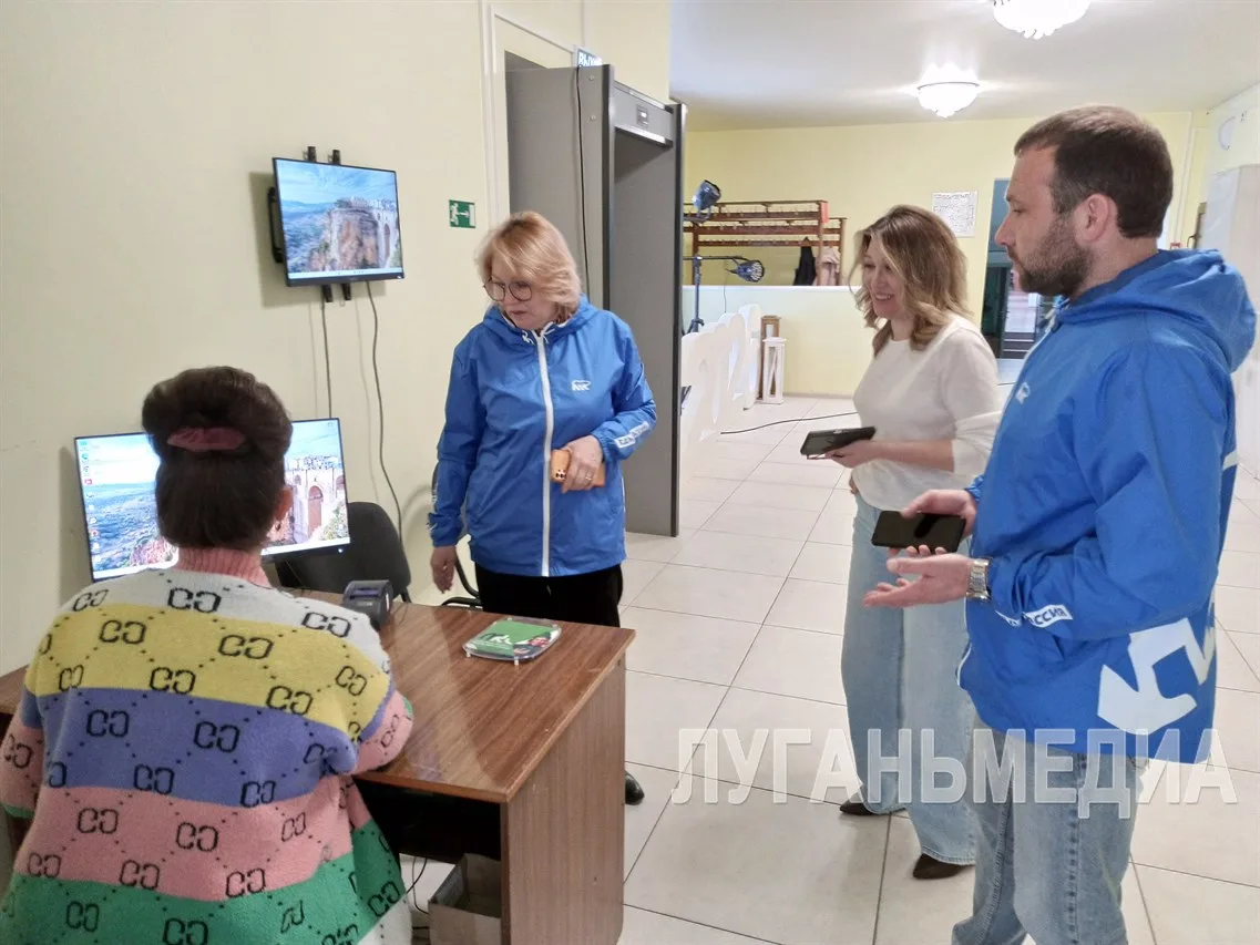 Единороссы в Меловом провели инспектирование работы кинотеатра