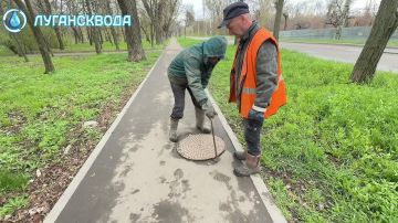 Специалисты «Луганскводы» ведут ежедневную борьбу с засорами на канализационных сетях Луганска