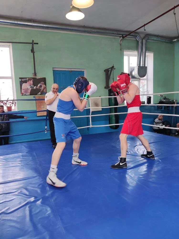 10 апреля 2026 года в Свердловске, в специализированном зале бокса Государственного бюджетного учреждения Луганской Народной Республики «Спортивный комплекс „Шахтер“», состоялись ежегодные соревнования по боксу «Весенняя...