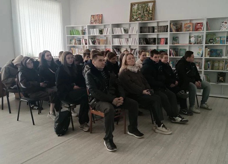 В Кировской центральной городской библиотеки состоялся урок истории «Хроника боли и мужества»