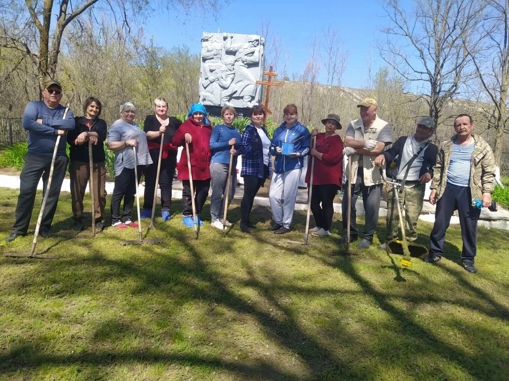 Состоялся субботник в селе Давыдо-Никольское