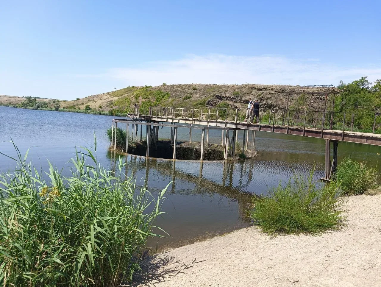 Реконструкцию двух водохранилищ в ЛНР поставили на паузу изза нереста