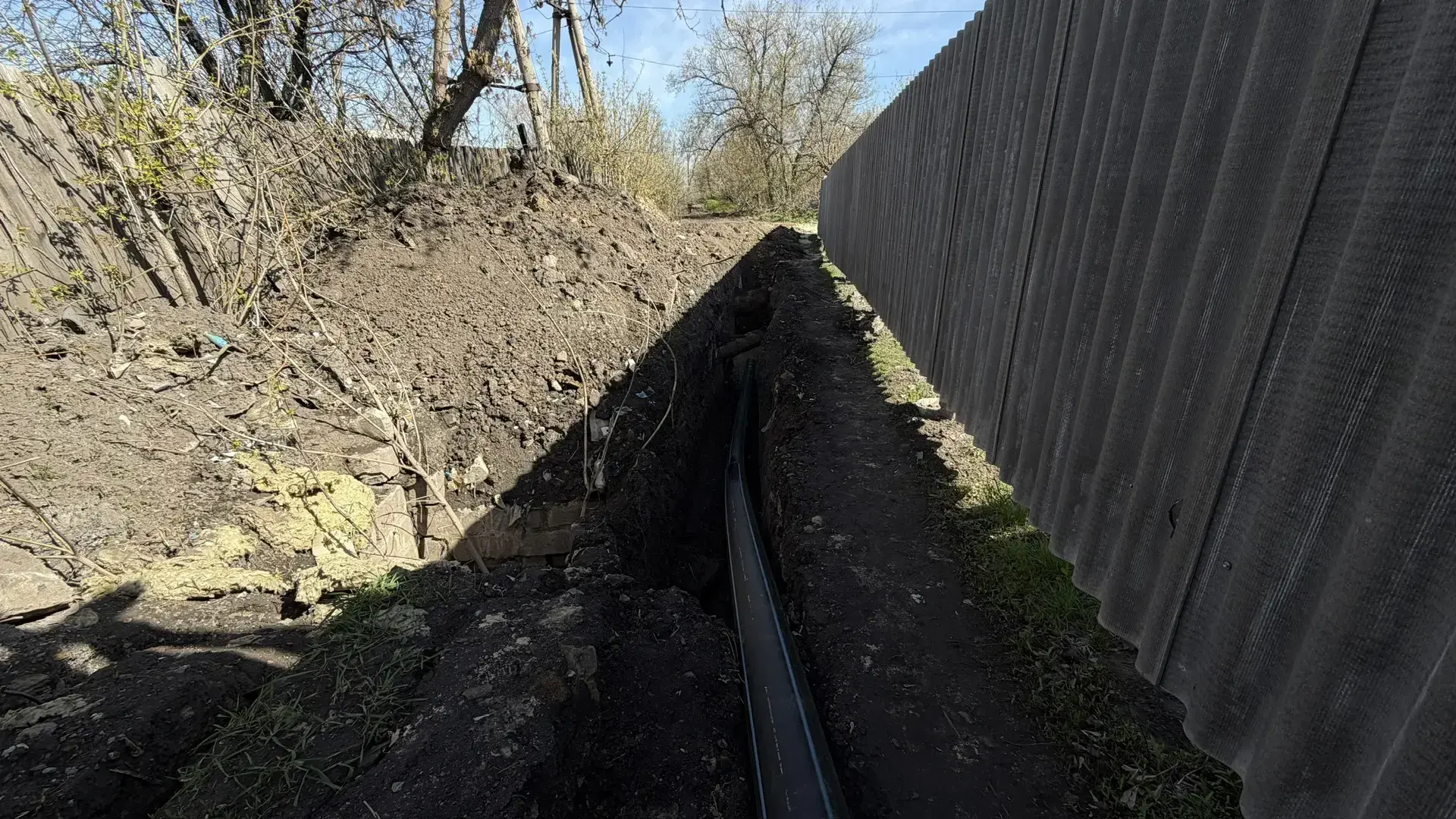 В Ирмино меняют 90-летний водовод, который износился полностью