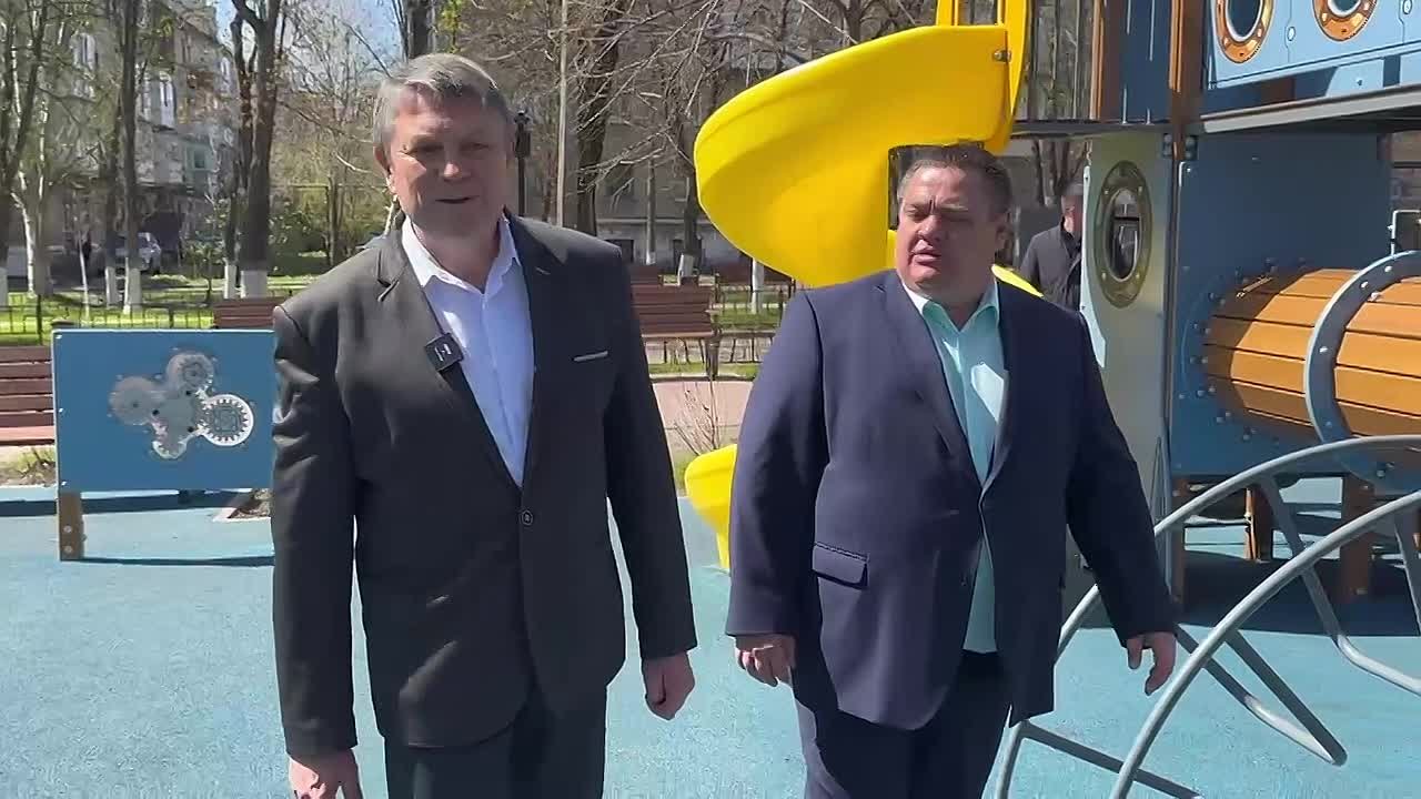 Леонид Пасечник: Приятно видеть, как наши дети с радостью играют на современных и комфортных площадках