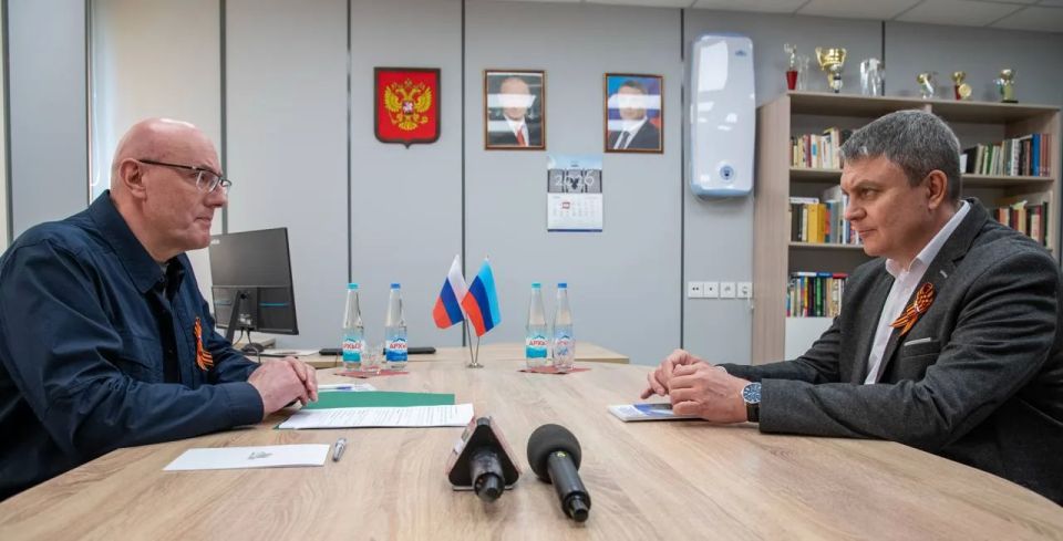 Дмитрий Чернышенко провел рабочую встречу с главой ЛНР Леонидом Пасечником
