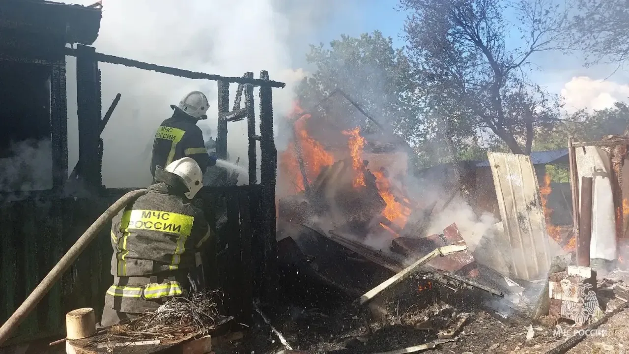 В селе Роскошное произошёл пожар в частном доме