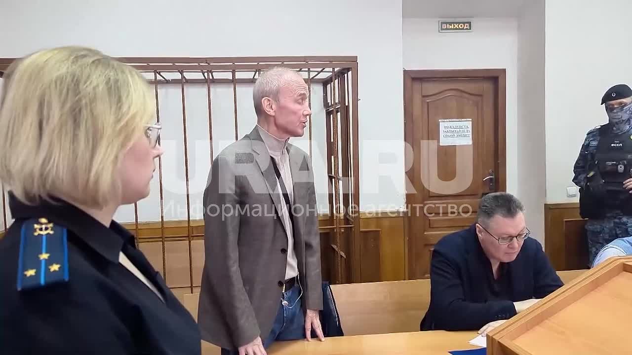 «Где я путал политику и бизнес?»: бывший свердловский вице-губернатор Чемезов поспорил со следователем в суде