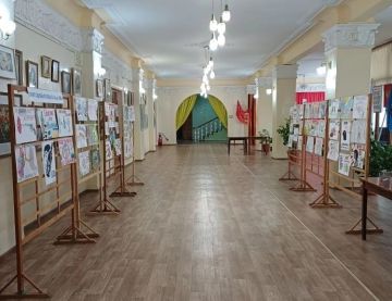 Взгляд молодых на ценность жизни: в Кировске открылась выставка «Мы за здоровый образ жизни»