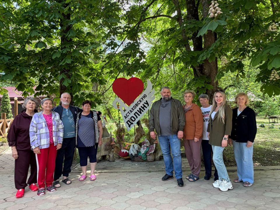 Совсем недавно познакомился с удивительными жительницами Славяносербского района